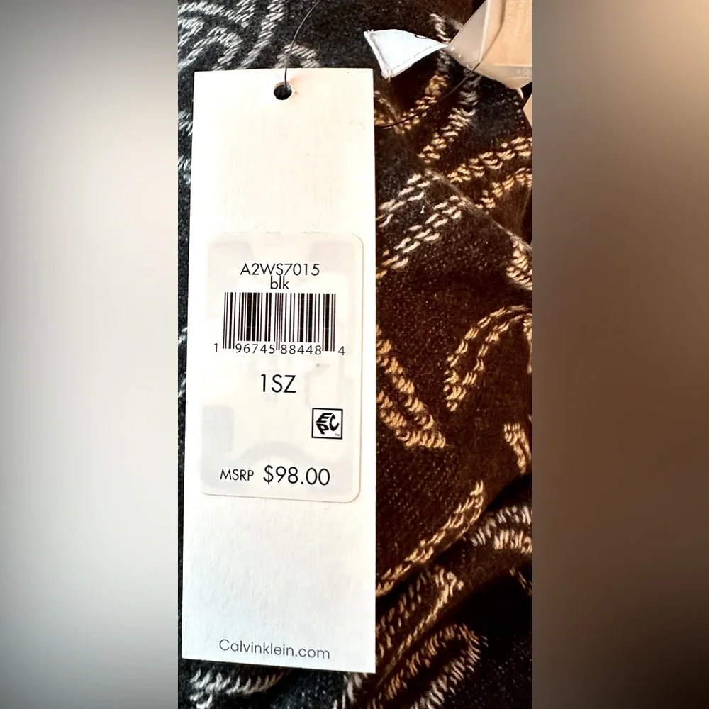 NWT!❄️Calvin Klein!☃️Shrug w/fringes!❄️One Size fits all/black/white - Picture 12 of 13